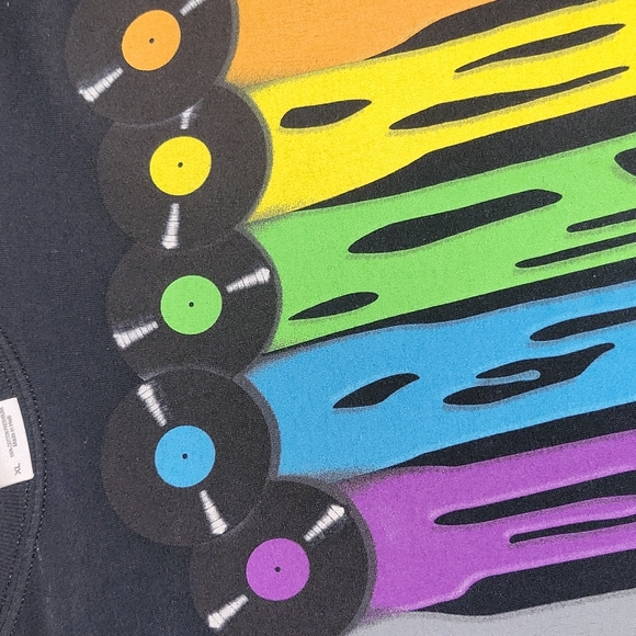 Men's Graphic Tee - Picture 3 of 6